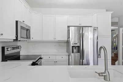 16367 SW 48th St, Miramar, FL 33027 - Photo 11