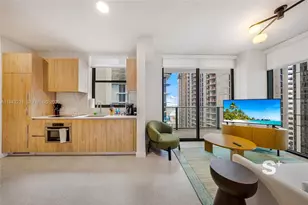 11 NE 6th St, Miami, FL 33132 - Photo 1