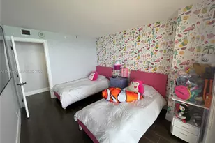 2555 Collins Ave, Miami Beach, FL 33140 - Photo 21