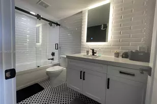 2555 Collins Ave, Miami Beach, FL 33140 - Photo 27