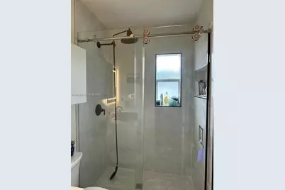 651 E 38th St, Hialeah, FL 33013 - Photo 11