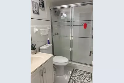 250 Jacaranda Dr #506, Plantation, FL 33324 - Photo 9