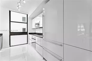 1010 Brickell Ave, Miami, FL 33131 - Photo 9