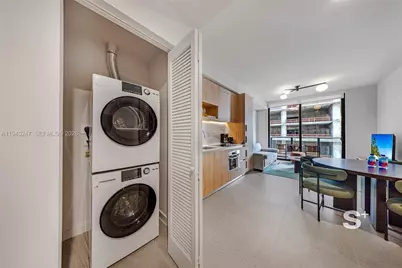 11 NE 6th St #2903, Miami, FL 33132 - Photo 7