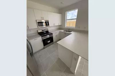 2708 SE 26th Ave, Homestead, FL 33035 - Photo 5