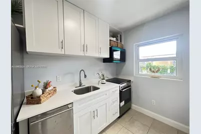 268 NE 112th St #268, Miami, FL 33161 - Photo 3