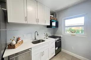 268 NE 112th St, Miami, FL 33161 - Photo 3