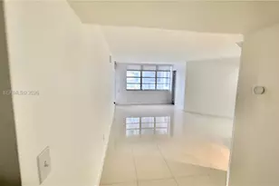 2750 NE 183rd St, Aventura, FL 33160 - Photo 27