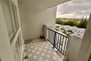 2750 NE 183rd St, Aventura, FL 33160 - Photo 15