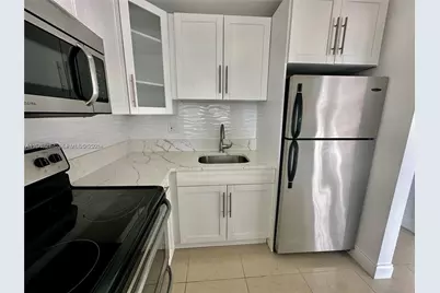 241 SE 9th Ave #207, Pompano Beach, FL 33060 - Photo 3