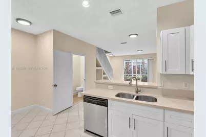 3932 San Simeon Ln #3932, Weston, FL 33331 - Photo 9