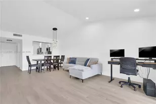 3001 Holiday Springs Blvd, Margate, FL 33063 - Photo 9