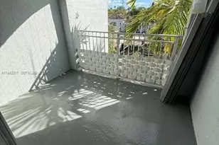 9640 NW 2nd St, Pembroke Pines, FL 33024 - Photo 21