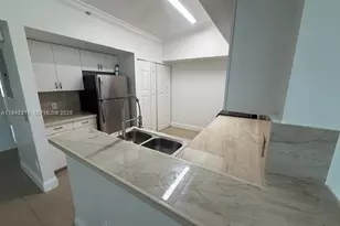 9640 NW 2nd St, Pembroke Pines, FL 33024 - Photo 7