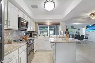 5921 SW 17th St, Plantation, FL 33317 - Photo 17