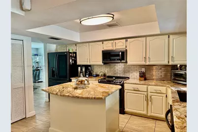 5921 SW 17th St, Plantation, FL 33317 - Photo 13