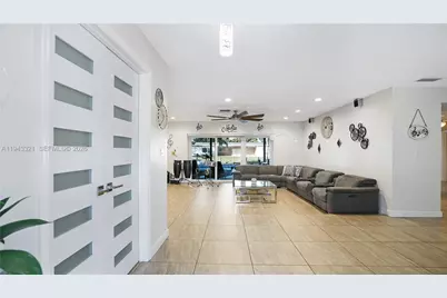 5921 SW 17th St, Plantation, FL 33317 - Photo 7