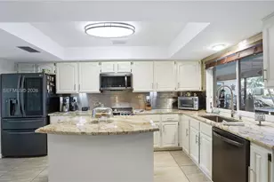 5921 SW 17th St, Plantation, FL 33317 - Photo 13