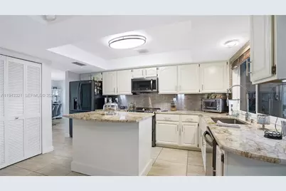 5921 SW 17th St, Plantation, FL 33317 - Photo 15