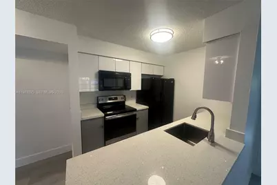 10413 NW 7th St #104, Pembroke Pines, FL 33026 - Photo 9