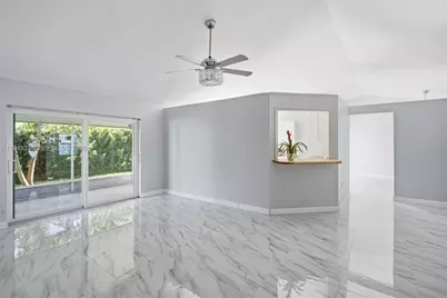 19463 NW 62nd Pl, Hialeah, FL 33015 - Photo 5