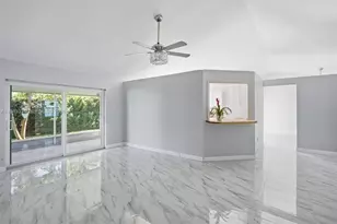 19463 NW 62nd Pl, Hialeah, FL 33015 - Photo 5