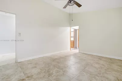 19463 NW 62nd Pl, Hialeah, FL 33015 - Photo 17