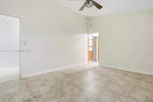 19463 NW 62nd Pl, Hialeah, FL 33015 - Photo 17