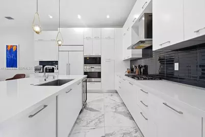 8156 NW 48th Ter, Doral, FL 33166 - Photo 13