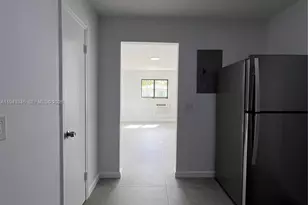 963 NW 5th St, Miami, FL 33128 - Photo 5