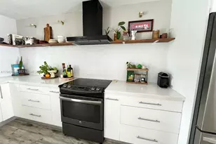 1059 Washington St, Hollywood, FL 33019 - Photo 9