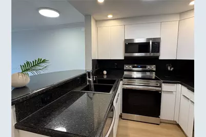 2020 NE 135th St #607, North Miami, FL 33181 - Photo 5