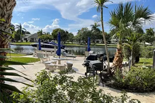 455 Golden Isles Dr, Hallandale Beach, FL 33009 - Photo 17