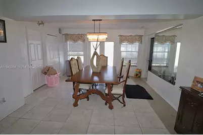 8571 NW 10th St, Pembroke Pines, FL 33024 - Photo 7