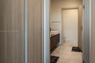 1000 Brickell Plaza, Miami, FL 33131 - Photo 25