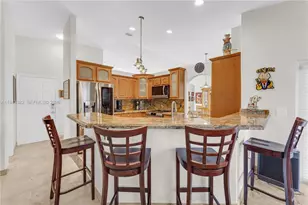 9125 NW 172nd Terrace, Hialeah, FL 33018 - Photo 7