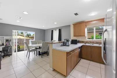 5723 SW 40th St, West Park, FL 33023 - Photo 5