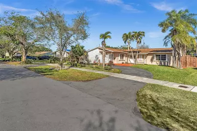 18715 SW 99th Rd, Cutler Bay, FL 33157 - Photo 11