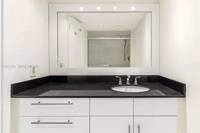 1890 S Ocean Dr #1907, Hallandale Beach, FL 33009 - Photo 23