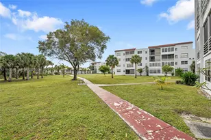 2850 Somerset Dr, Lauderdale Lakes, FL 33311 - Photo 23