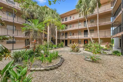 2850 Somerset Dr #105L, Lauderdale Lakes, FL 33311 - Photo 21