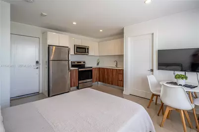 924 Marseille Dr #24, Miami Beach, FL 33141 - Photo 3