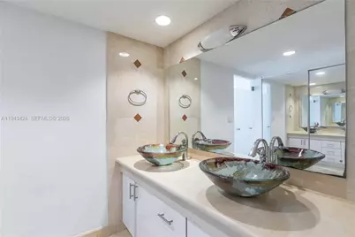 100 Bayview Dr #907, Sunny Isles Beach, FL 33160 - Photo 25