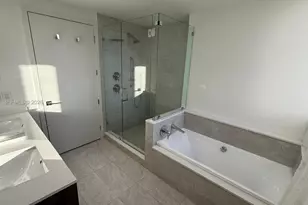 488 NE 18th St, Miami, FL 33132 - Photo 21