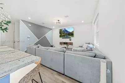 818 SE 17th St #818, Homestead, FL 33034 - Photo 5