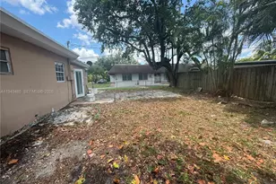 5819 Moseley St, Hollywood, FL 33021 - Photo 17