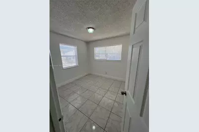 5819 Moseley St, Hollywood, FL 33021 - Photo 9