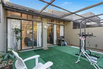 10911 Cedar Ln, Pembroke Pines, FL 33026 - Photo 27