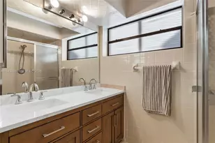 10911 Cedar Ln, Pembroke Pines, FL 33026 - Photo 25