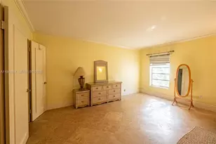 7477 SW 82nd St, Miami, FL 33143 - Photo 9